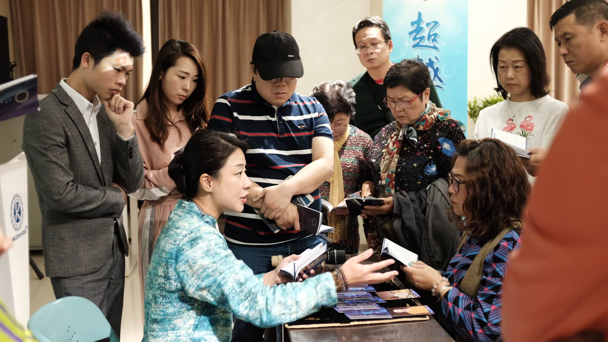 佔取到剝卦，我們可以看到整體運勢